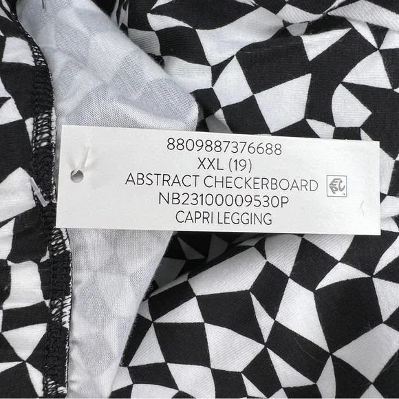 NEW JUNIORS BLACK WHITE GEOMETRIC CAPRI PANTS LEGGINGS STRETCH XXL 19 - Picture 10 of 10